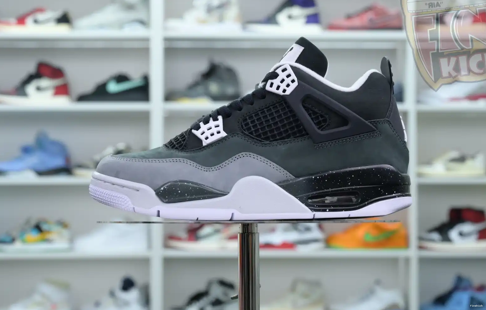 Air Jordan 4